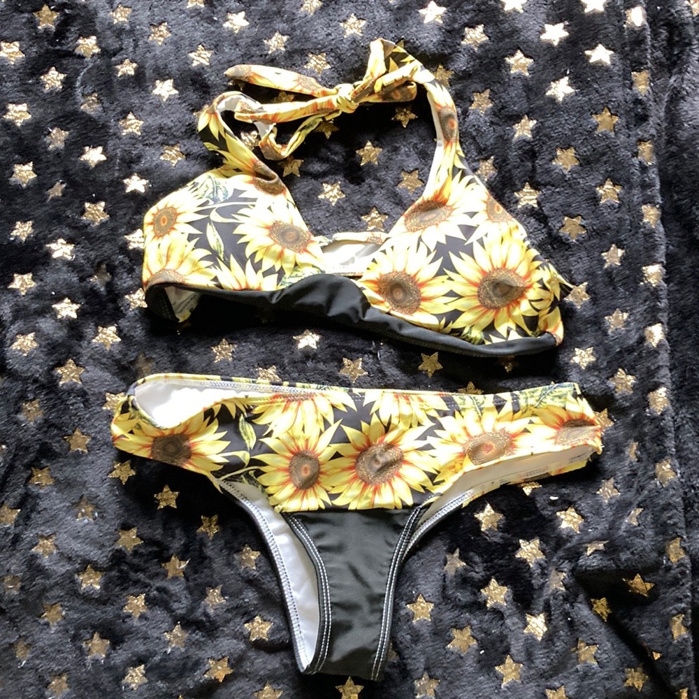 NWOT 2 Piece Sunflower Bathing Suit sz M No Brand Name